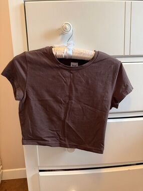 TNA Short Sleeve Cropped Tee in Brown